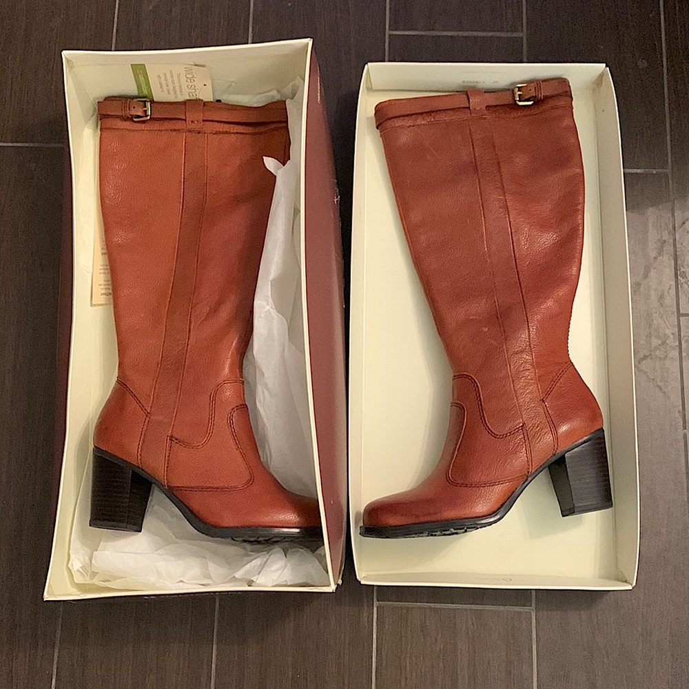 NWT! NATRURALIZER Damaris Cognac Knee-high boots. Wide shaft 7.5.